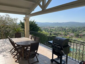 Outdoor dining - Villa *** with Clim, Superb Panorama, Swimming Pool. (Les Arcs)