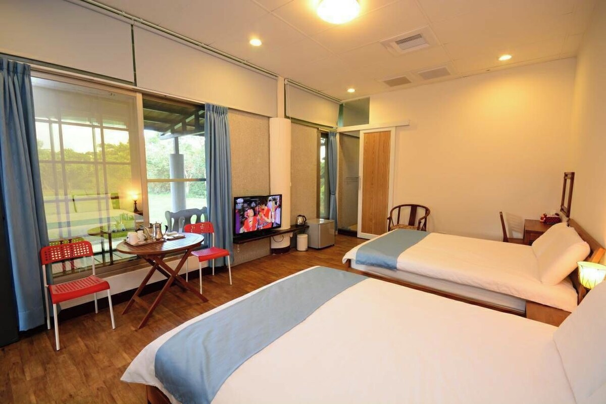 Basic Villa, 2 Double Beds | WiFi (free)