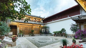 Lobby sitting area - One Hidden Heart Inn (Lijiang)