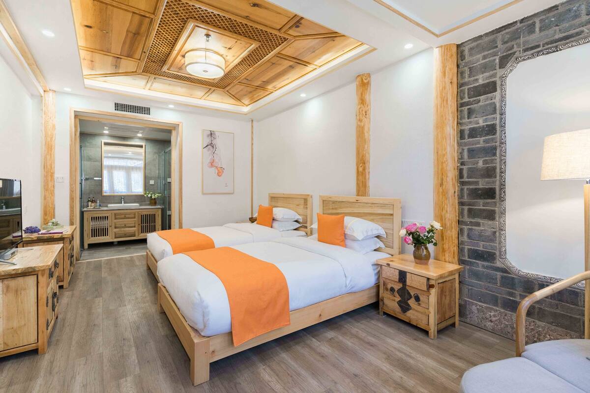 Habitación Elite, vista al jardín | Ropa de cama de alta calidad, decoración personalizada y escritorio