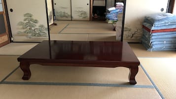 Kamar Tradisional (Japanese Style, for 4 Guests) | Wi-Fi gratis