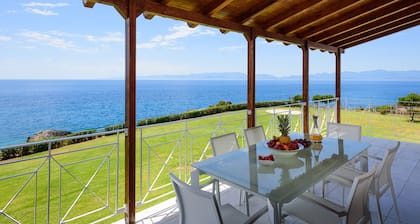 House of Phoenicia - Elena of Laconia