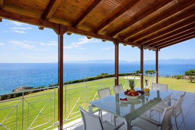 House of Phoenicia - Elena of Laconia