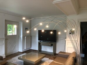 スマートテレビ、書斎 / ワークスペース