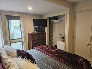 1 quarto, escrivaninha, Wi-Fi de cortesia, roupa de cama