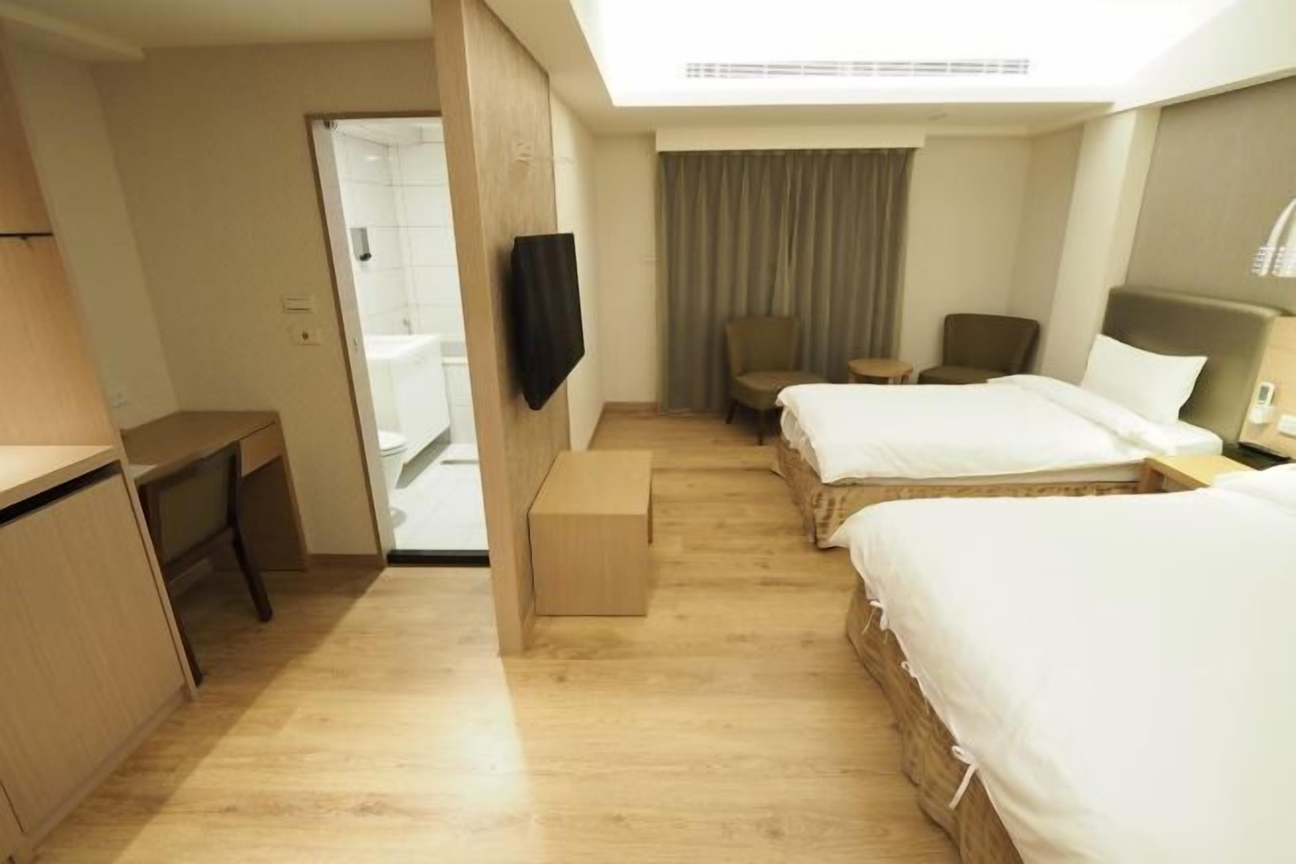 โต๊ะทำงาน, ผ้าม่านกันแสง, ห้องเก็บเสียง, Wi-Fi ฟรี