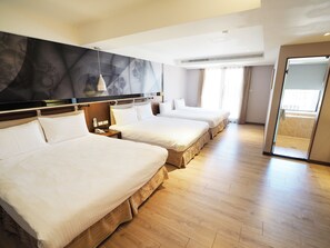 Family Studio Suite, Multiple Beds