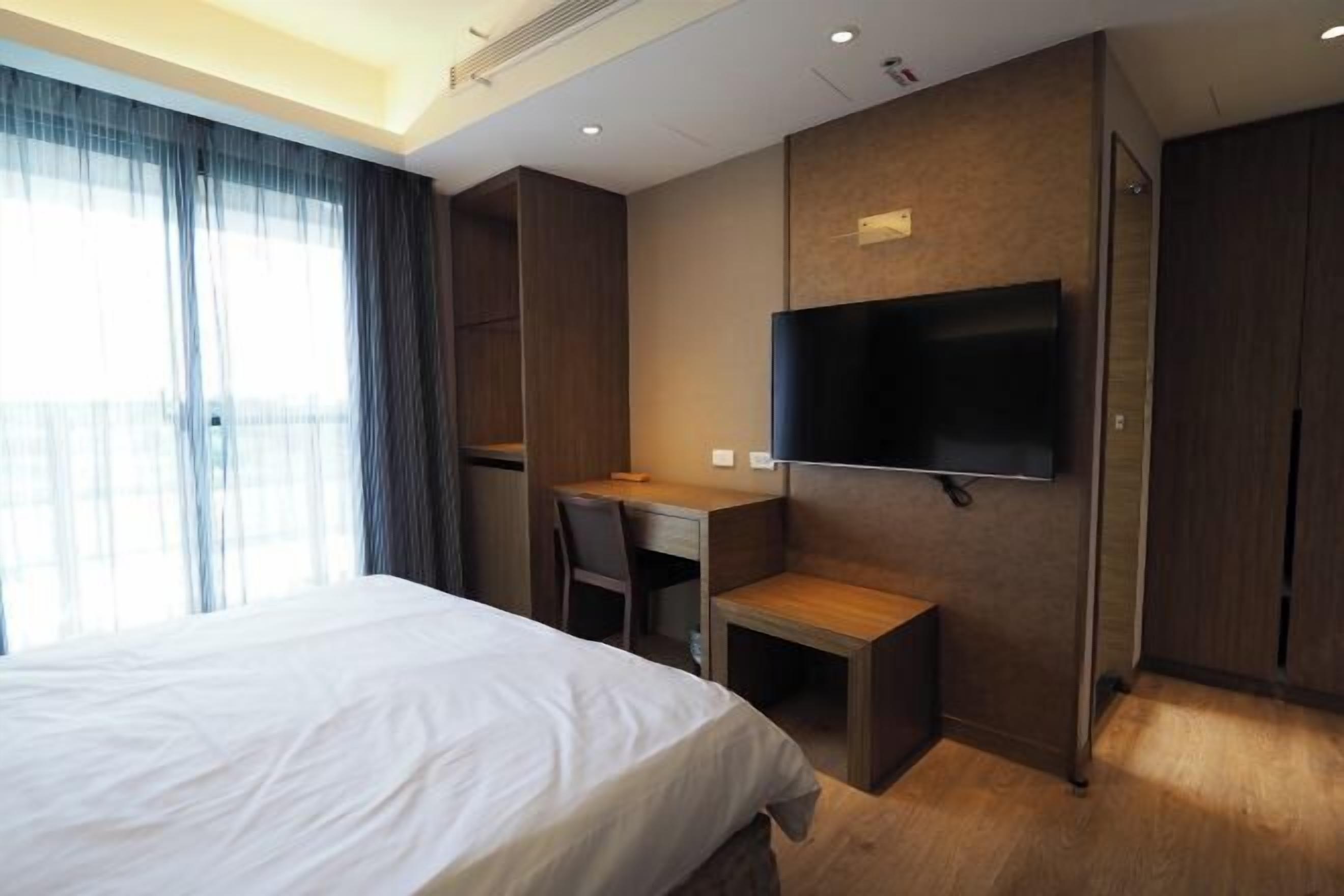 โต๊ะทำงาน, ผ้าม่านกันแสง, ห้องเก็บเสียง, Wi-Fi ฟรี