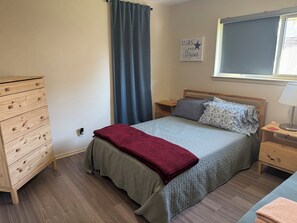 3 室のベッドルーム、アイロン / アイロン台、WiFi (無料)、ベッドシーツ