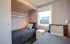 3 bedrooms, travel cot, free WiFi