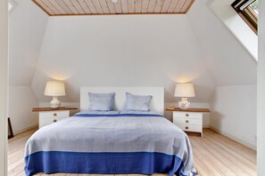 2 soverom, strykejern/-brett, reiseseng for barn og wi-fi (inkludert)