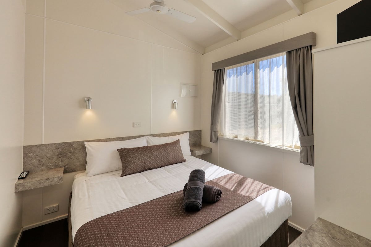 Deluxe huisje, uitzicht op meer | 2 slaapkamers, beddengoed