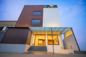 Fachada de la propiedad