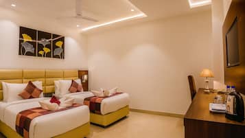 1 bedroom, Egyptian cotton sheets, premium bedding, down duvets