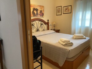 2 Schlafzimmer, Bügeleisen/Bügelbrett, Reisekinderbett, kostenloses WLAN