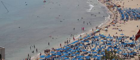 Am Strand, Strandtücher