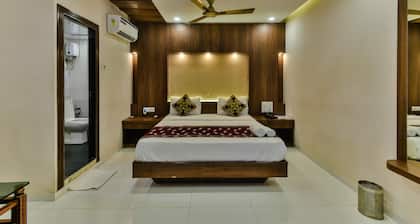 Guest Inn Residency