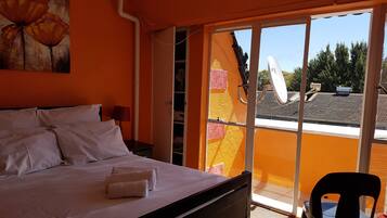 1 bedroom, desk, iron/ironing board, free WiFi