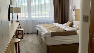 Superior Triple Room, Balcony, Lake View | In-room safe, desk, free WiFi, bed sheets