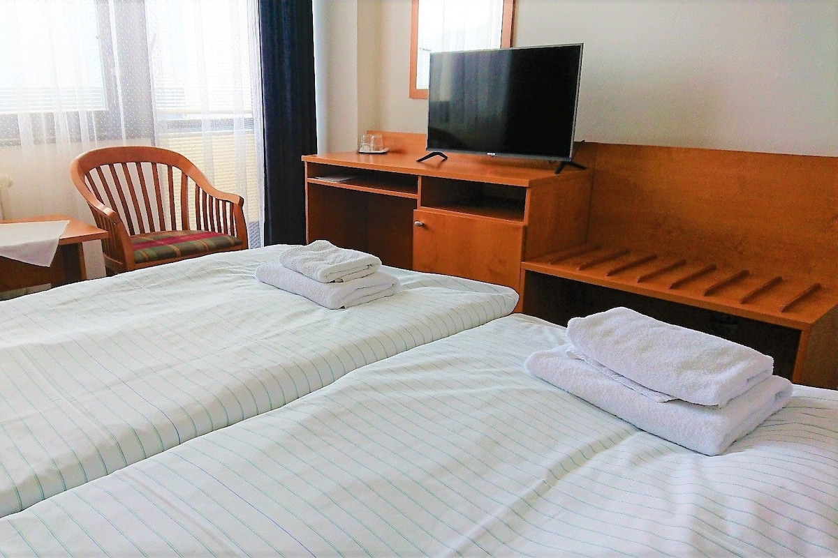 In-room safe, desk, WiFi (free), bed sheets