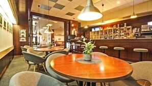 Bar (on property) - Hotel Adamantino (Pozlovice)