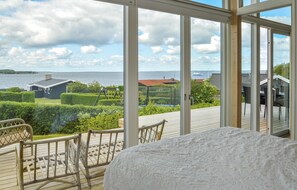 3 bedrooms, travel cot, free WiFi