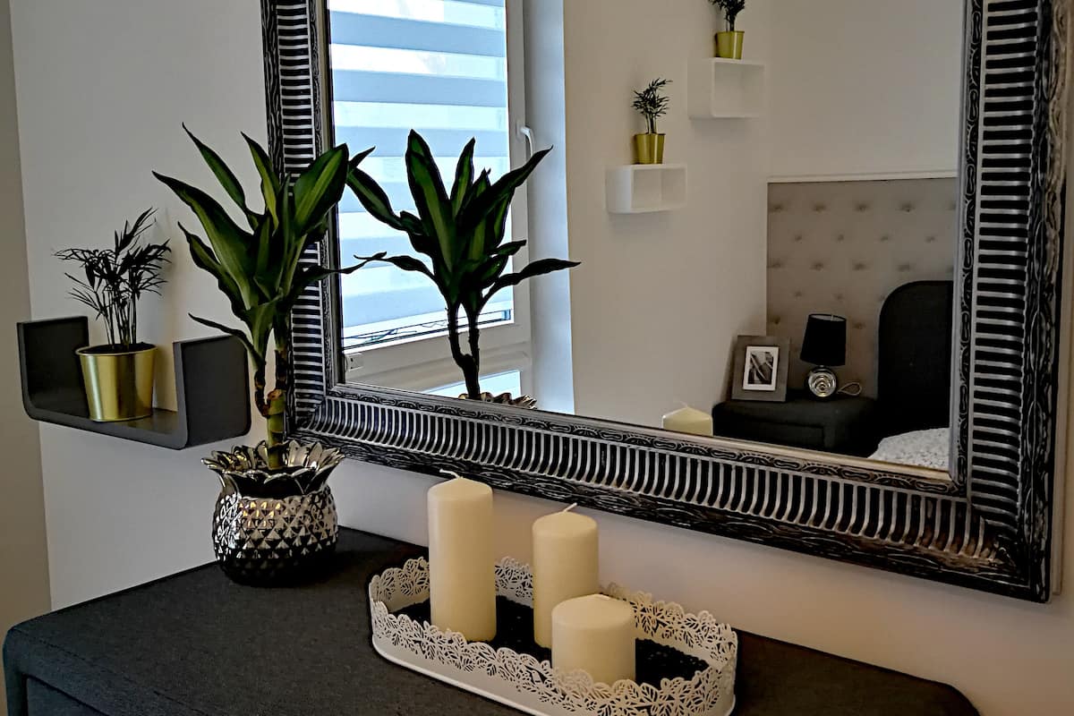 Deluxe appartement, 2 slaapkamers | Hypoallergeen beddengoed, individueel gedecoreerd