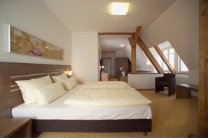 Suite | Desk, soundproofing, free WiFi, bed sheets - Hotel Brühlerhöhe Erfurt (Erfurt)