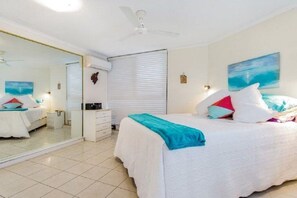 2 bedrooms, bed sheets