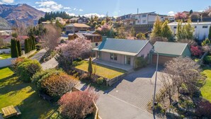 Pool - Coryan Cottage (Wanaka)