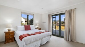 House, 3 Bedrooms, Non Smoking | 3 bedrooms, soundproofing, iron/ironing board, cots/infant beds - Coryan Cottage (Wanaka)