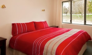 Casa, 4 habitaciones, para no fumadores | 4 habitaciones, tabla de planchar con plancha, cunas y ropa de cama 
