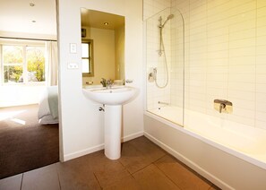 House, 2 Bedrooms, Non Smoking | Bathroom