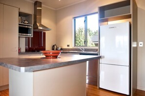 House, 2 Bedrooms, Non Smoking | Private kitchen