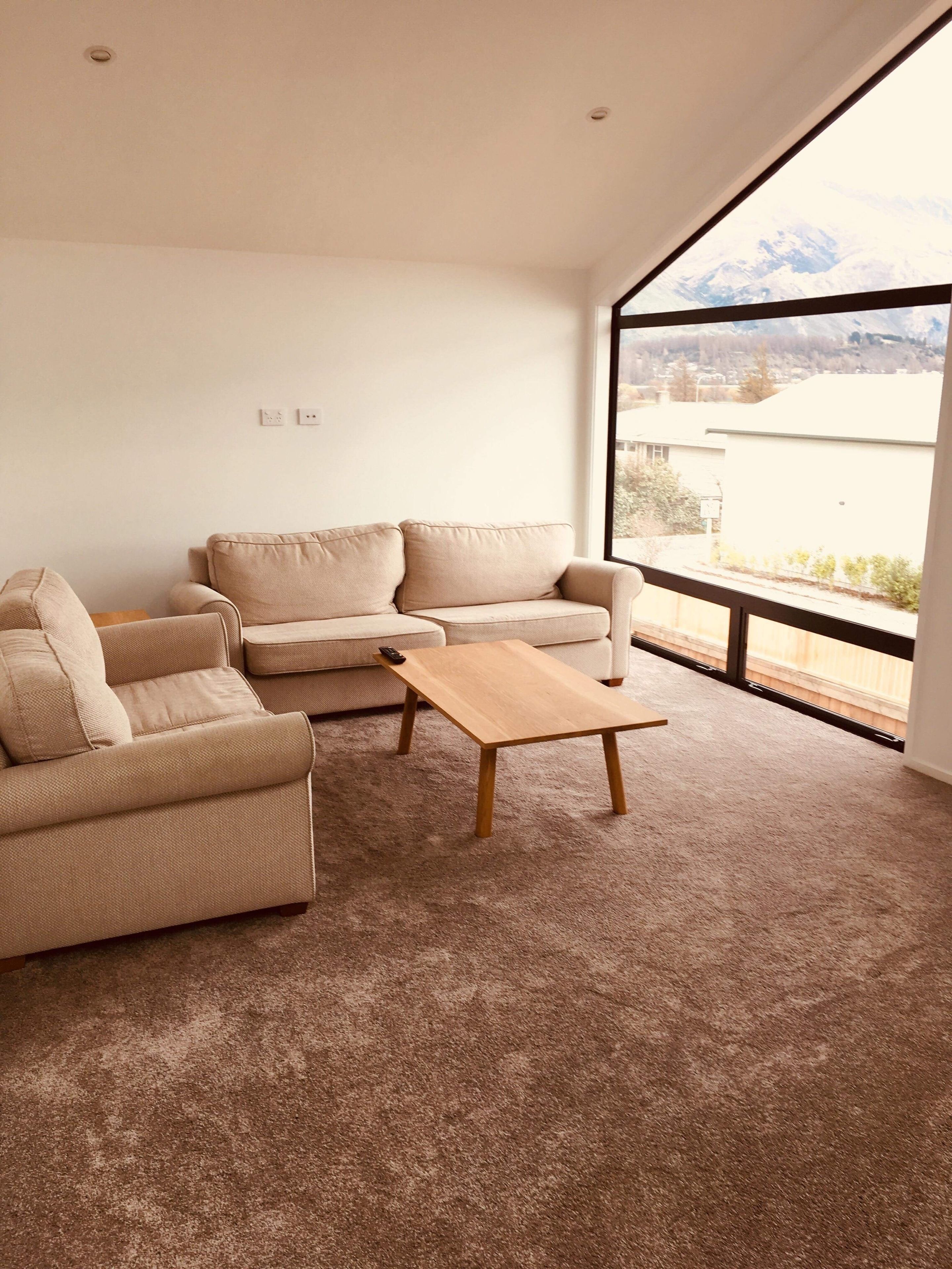 House, 5 Bedrooms, Non Smoking | Living area | Flat-screen TV