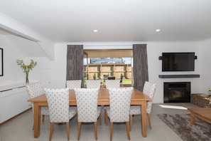 House, 5 Bedrooms, Non Smoking | 5 bedrooms, iron/ironing board, cribs/infant beds, WiFi