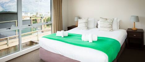 独立别墅, 2 间卧室, 无烟房 | 2 多间卧室、客房内保险箱、熨斗/熨衣板、床单