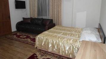 Suite | Iron/ironing board, free WiFi