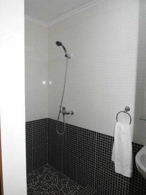 Junior Suite | Bathroom - Kuze Hotel (Almaty)