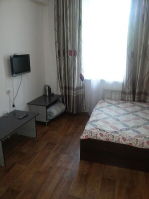 Iron/ironing board, free WiFi