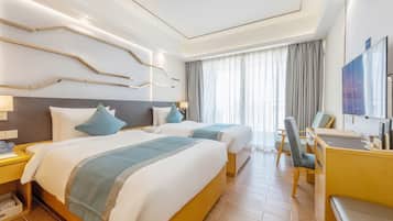 Deluxe Twin Room, Multiple Beds, Kitchen | Premium bedding, in-room safe, individually decorated