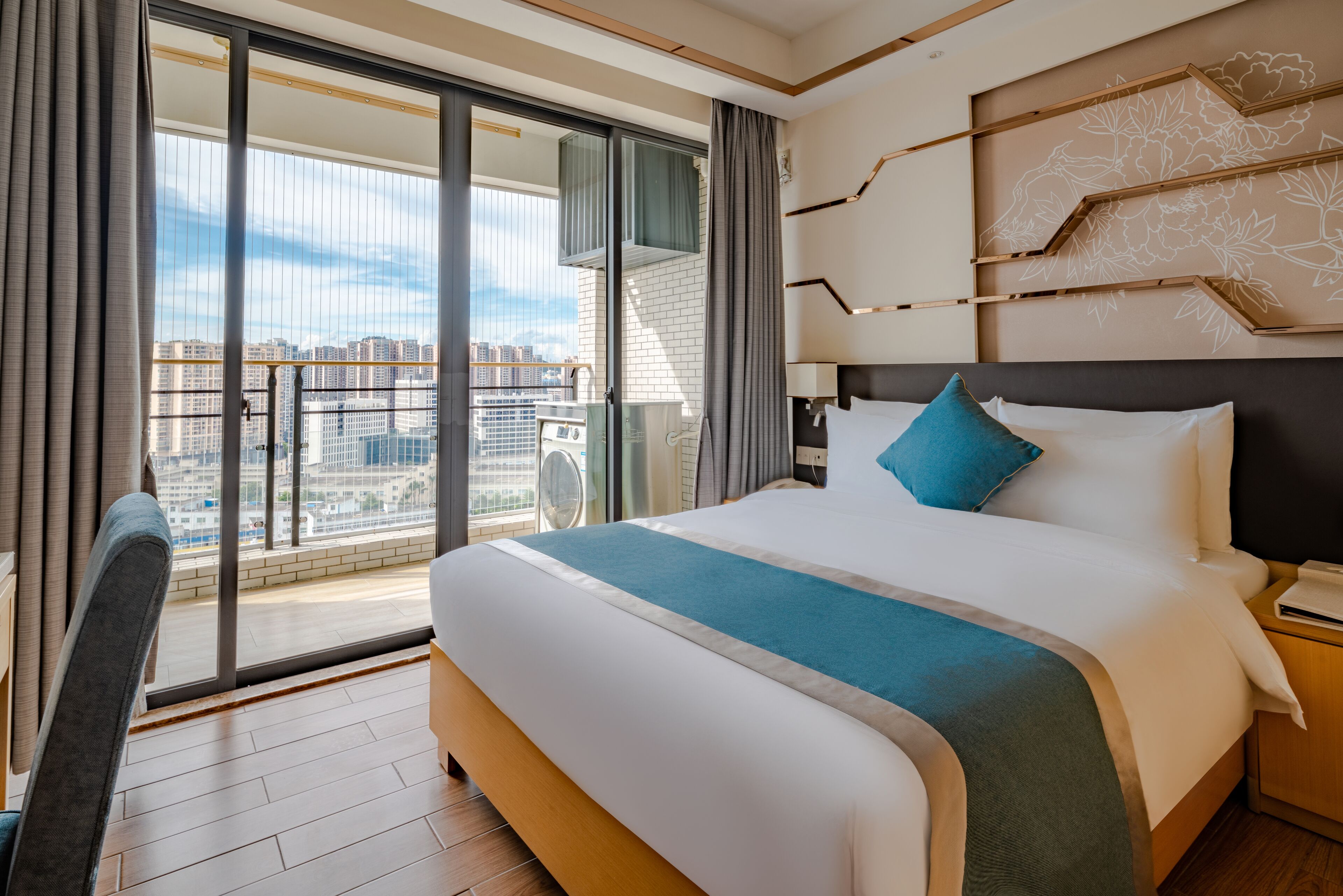 Business Double Room, 1 Queen Bed, Kitchen | Premium bedding, in-room safe, individually decorated