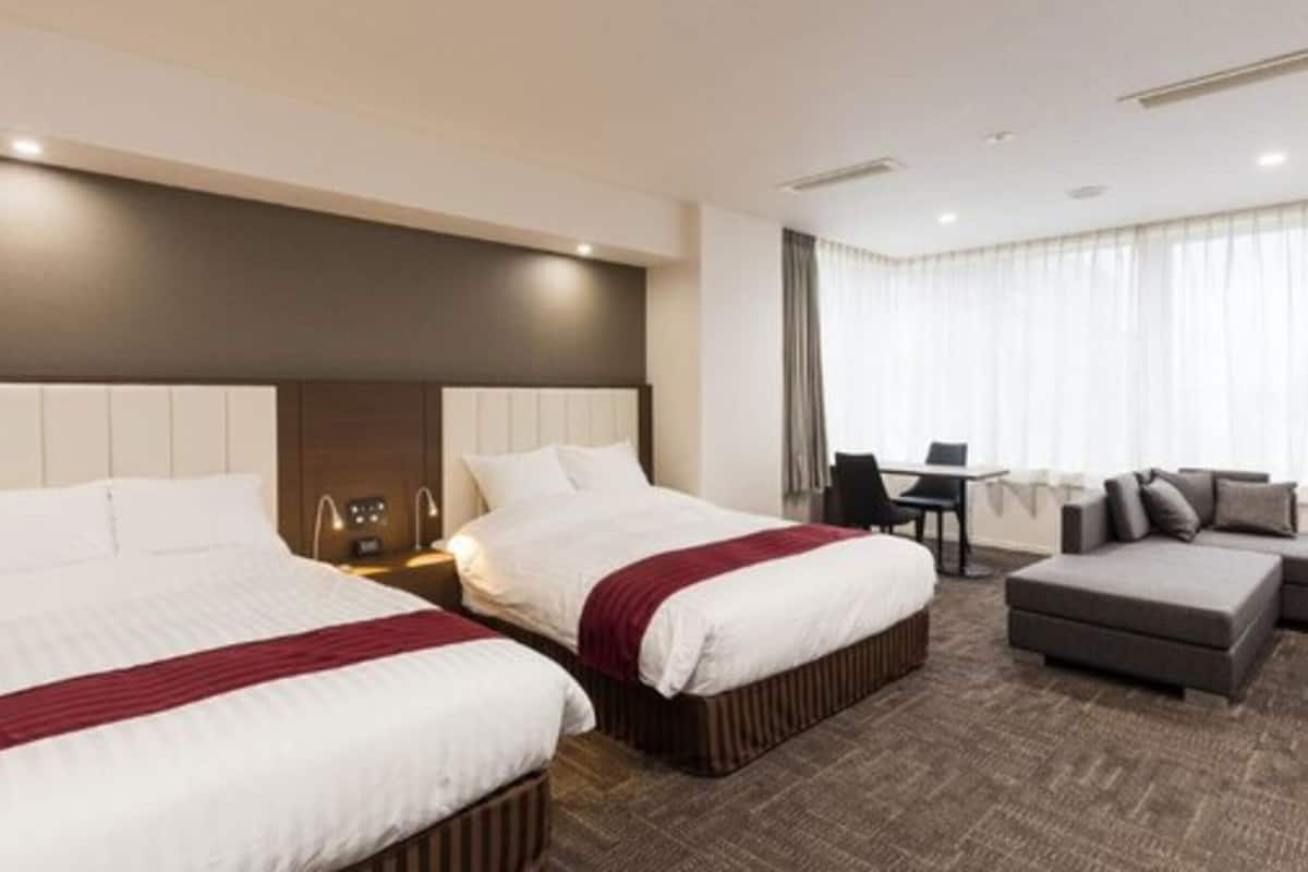 suite | in-room safe, desk, blackout curtains, free wifi