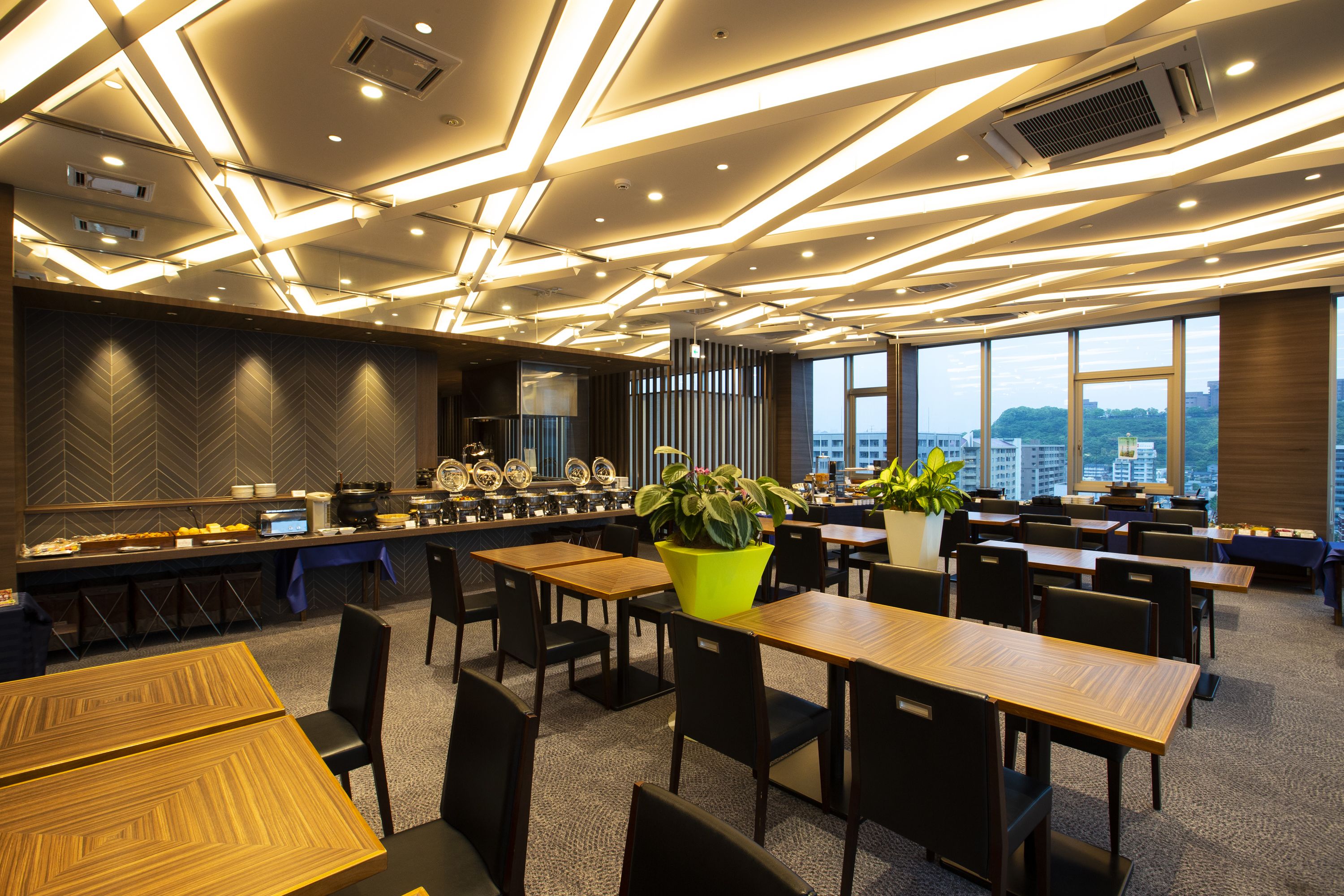 daily buffet breakfast (jpy 1500 per person)