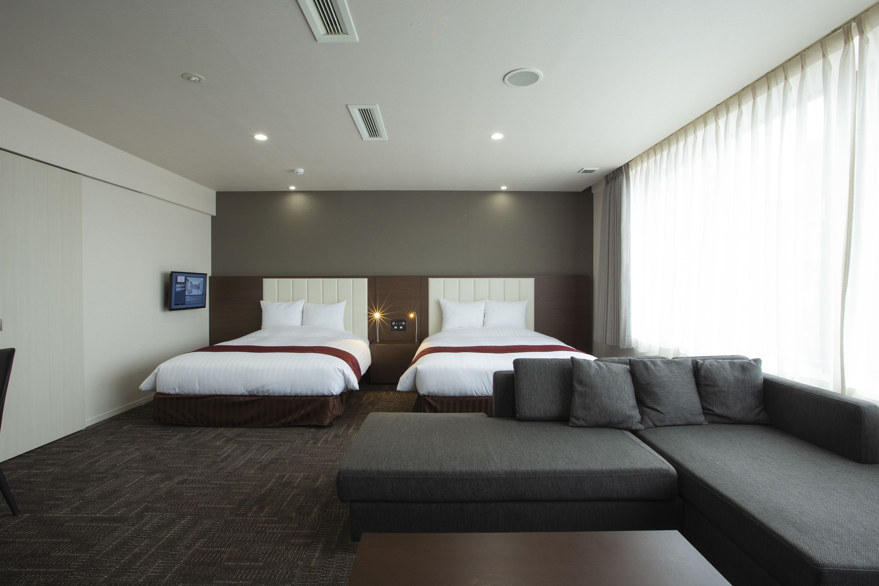 suite | in-room safe, desk, blackout curtains, free wifi