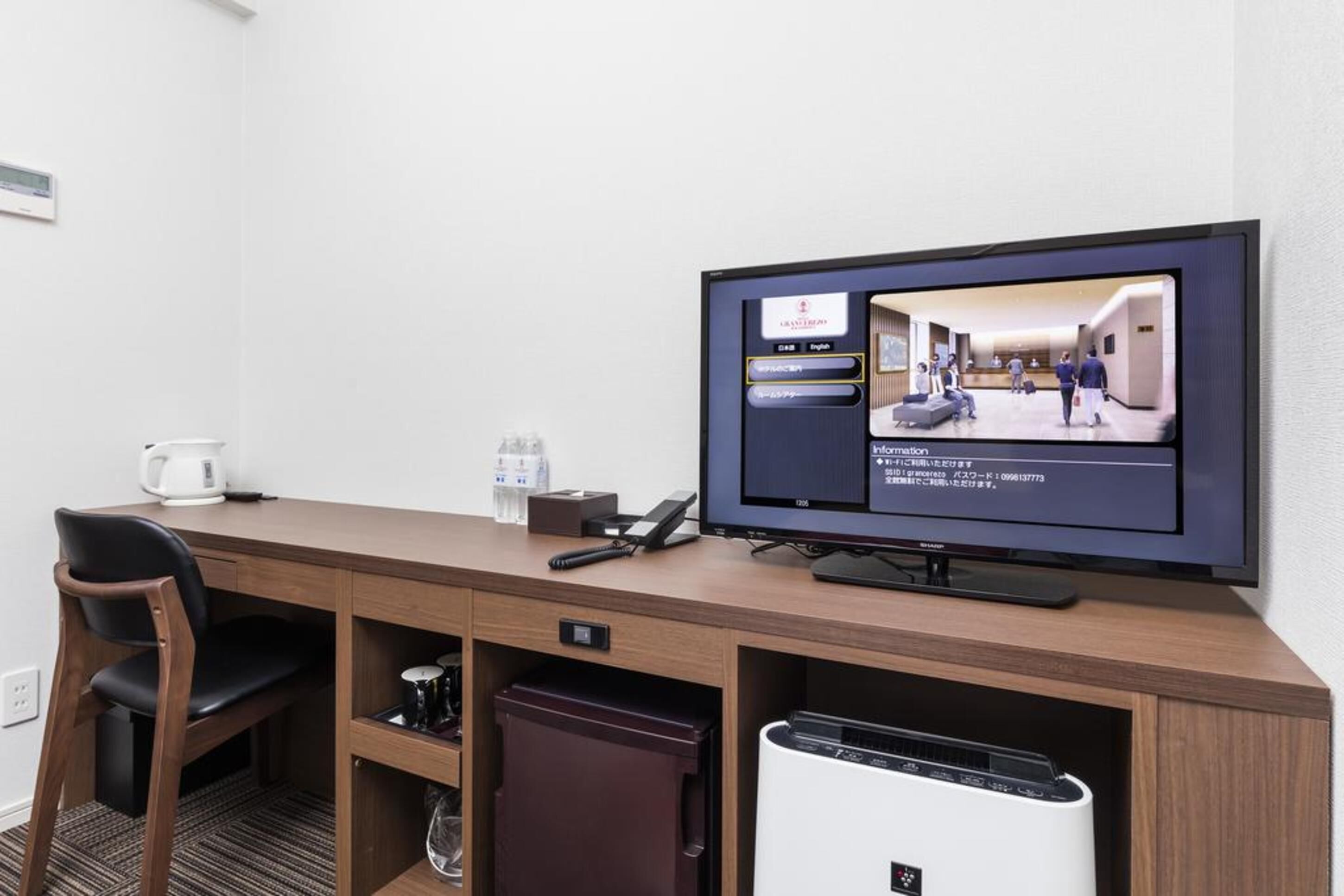 in-room safe, desk, blackout curtains, free wifi