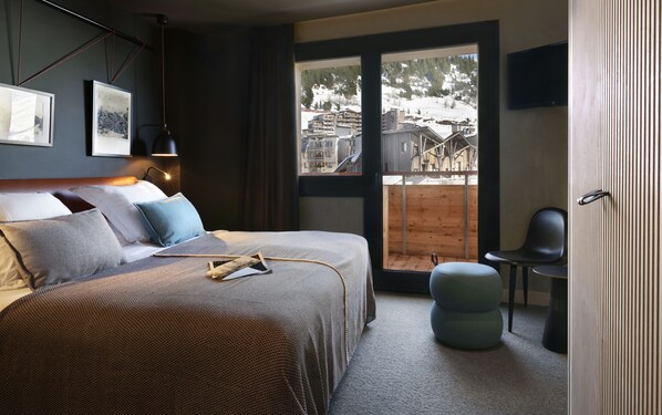 Double Room | Premium bedding, minibar, individually furnished, desk - Hôtel Mil8 (Morzine)