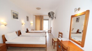 Habitación triple, vistas a la ciudad