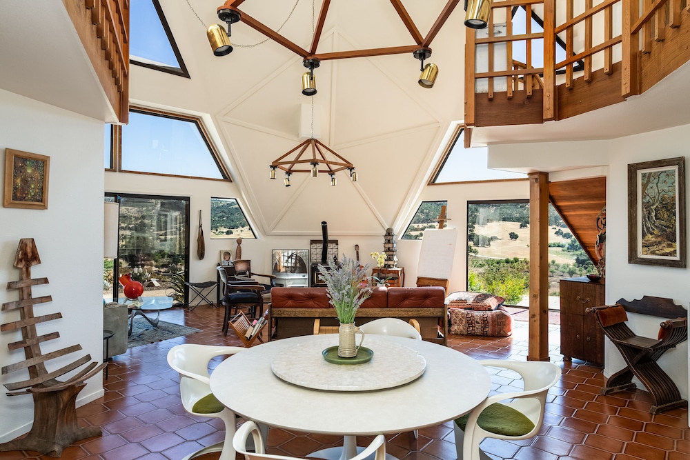 Inn Paradiso by null