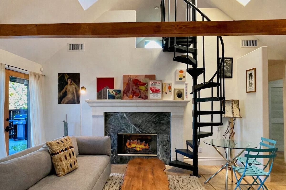 奢華公寓, 2 間臥室, 花園景 | 客廳 | 平面電視